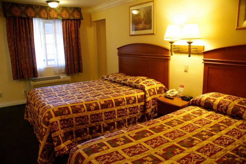 Colony Inn Main image