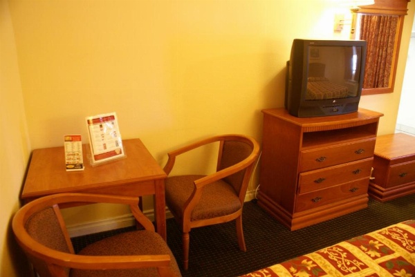 Colony Inn image 22