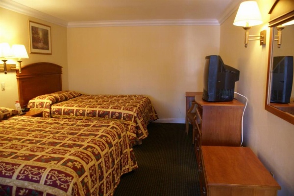 Colony Inn image 27