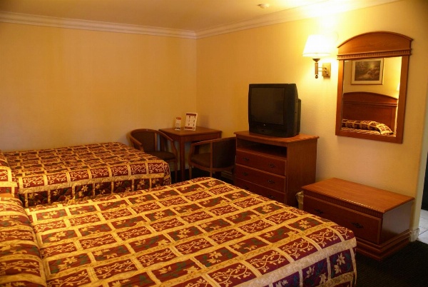 Colony Inn Main image